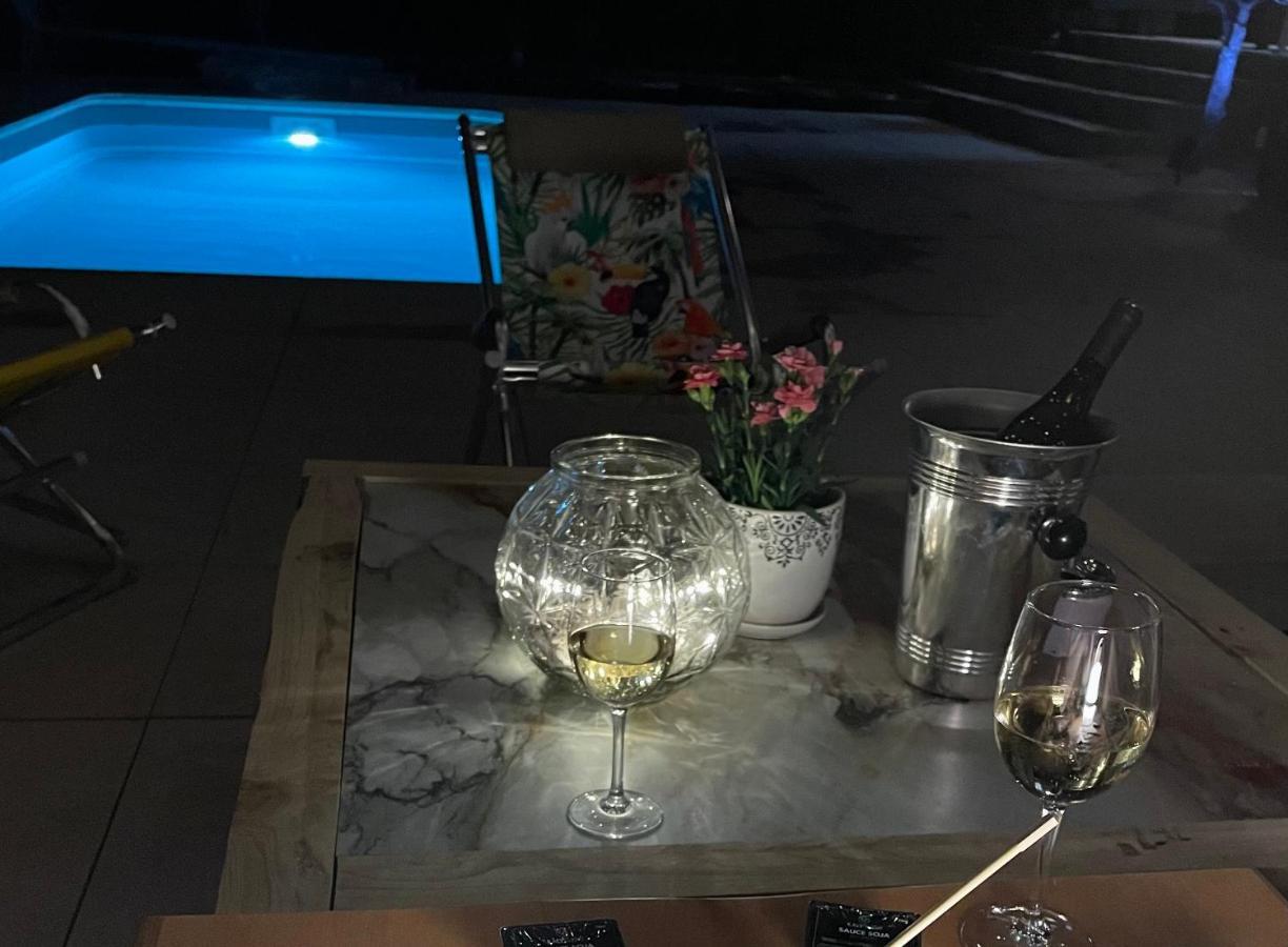 Proche Saint Remy De Provence Villa Molleges